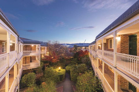 Adina Serviced Apts Canberra Kingston - Sunshine Coast Guide 2