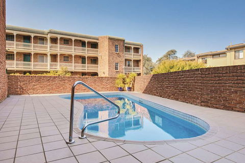 Adina Serviced Apts Canberra Kingston - Sunshine Coast Guide 11
