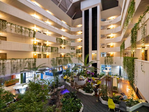 Novotel Darwin Atrium - Sunshine Coast Guide 2