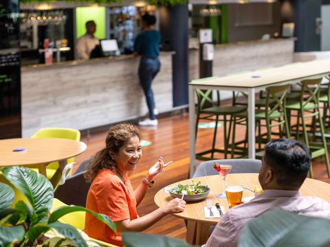 Novotel Darwin Atrium - Sunshine Coast Guide 13