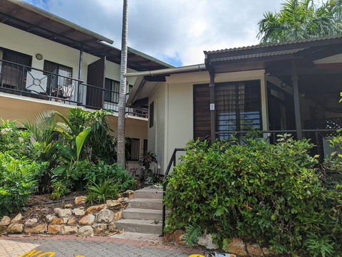 Palms City Resort - Sunshine Coast Guide 0