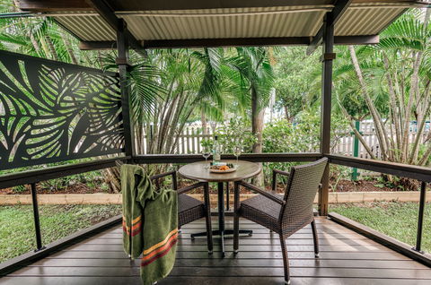 Palms City Resort - Sunshine Coast Guide 3