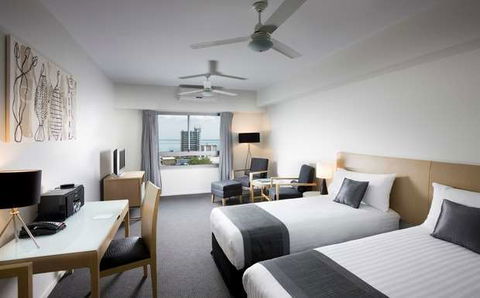 Mantra Pandanas - Sunshine Coast Guide 1