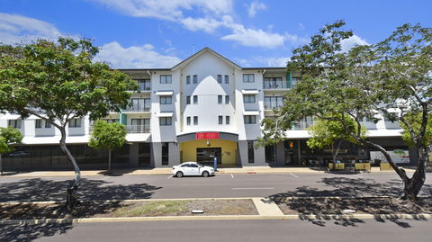 Metro Advance Apartments & Hotel - Sunshine Coast Guide 0