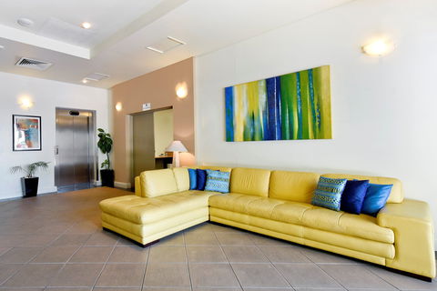 Metro Advance Apartments & Hotel - Sunshine Coast Guide 2