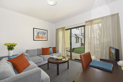 Metro Advance Apartments & Hotel - Sunshine Coast Guide 5