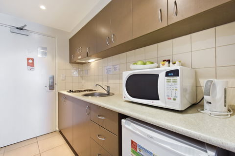 Metro Advance Apartments & Hotel - Sunshine Coast Guide 6