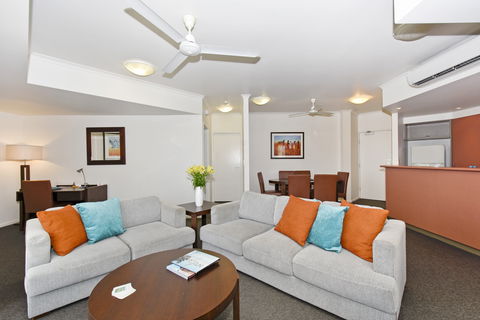 Metro Advance Apartments & Hotel - Sunshine Coast Guide 8
