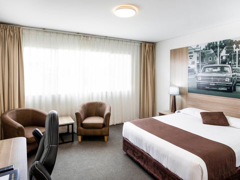 Mantra Bathurst - Sunshine Coast Guide 3