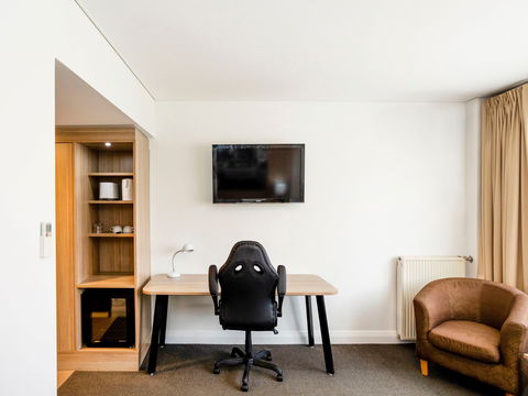 Mantra Bathurst - Sunshine Coast Guide 12