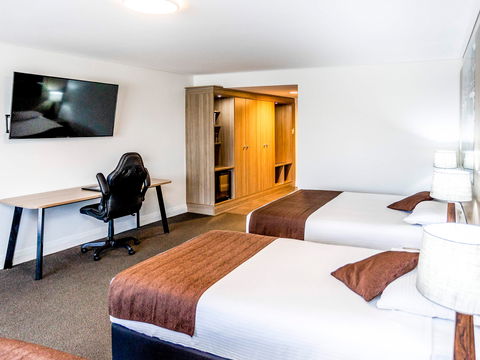 Mantra Bathurst - Sunshine Coast Guide 17