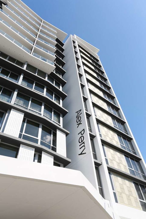 Alex Perry Hotel And Apartments - Sunshine Coast Guide 1
