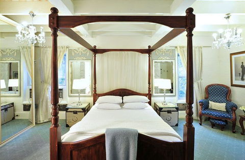 Adeline Bed & Breakfast - Sunshine Coast Guide 2