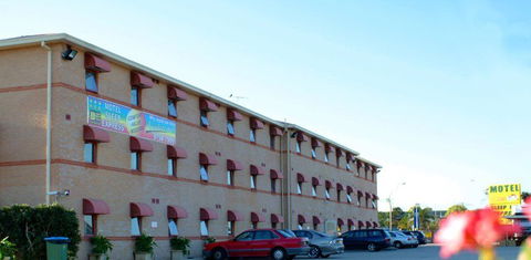 Arena Hotel - Sunshine Coast Guide 0