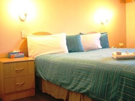 Arena Hotel - Sunshine Coast Guide 1