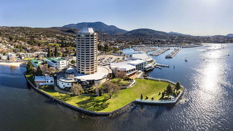 Wrest Point Hotel & Casino - Sunshine Coast Guide 0