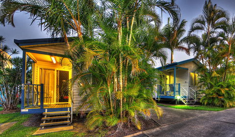 Alex Beach Cabins & Tourist Park - Sunshine Coast Guide 0