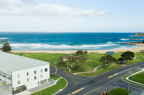 Abode Malua Bay - Sunshine Coast Guide 1