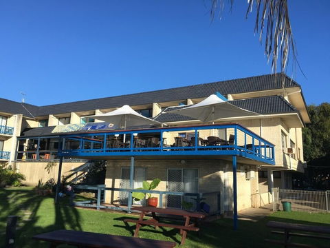 Mariners On The Waterfront - Sunshine Coast Guide 0