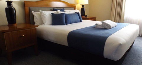 Warrnambool Central Court - Sunshine Coast Guide 1