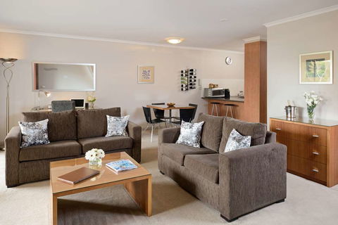 Ringwood Royale Apartment Hotel - Sunshine Coast Guide 2