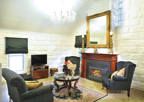 Adeline Bed & Breakfast - Sunshine Coast Guide 3