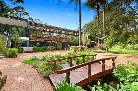 Checkers Resort & Conference Centre - Sunshine Coast Guide 0