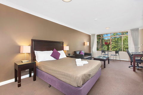 Checkers Resort & Conference Centre - Sunshine Coast Guide 2