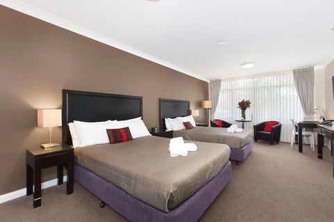 Checkers Resort & Conference Centre - Sunshine Coast Guide 6