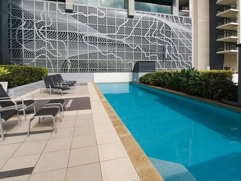 Oaks 212 Margaret - Sunshine Coast Guide 2