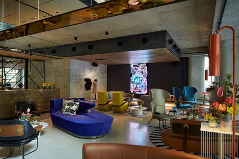 QT Melbourne - Sunshine Coast Guide 1