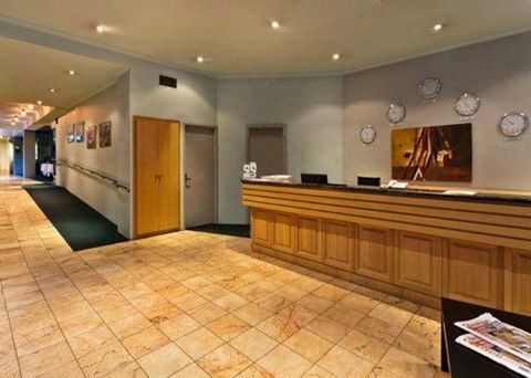 Quality Hotel Manor - Sunshine Coast Guide 1
