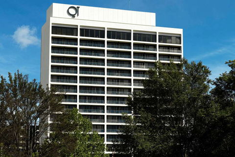 QT Canberra - Sunshine Coast Guide 0