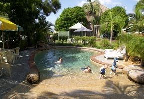 Toowong Villas - Sunshine Coast Guide 1