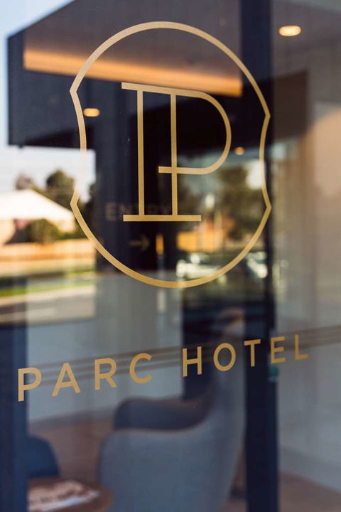 Parc Hotel - Sunshine Coast Guide 0