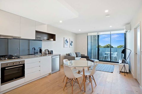 Parc Hotel - Sunshine Coast Guide 1