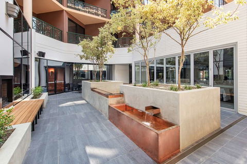 Amora Hotel Riverwalk Melbourne - Sunshine Coast Guide 2