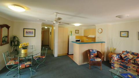 Aruba Beach Resort - Sunshine Coast Guide 1