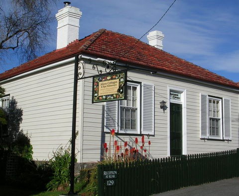 Alice's Cottages - Sunshine Coast Guide 0