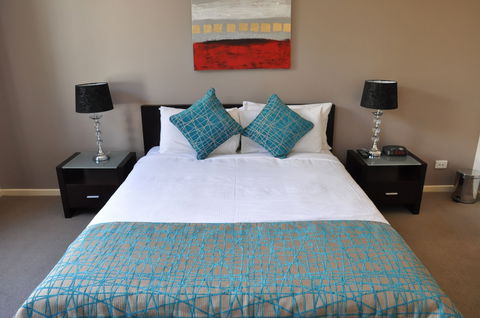 RNR Apartments, Adelaide - Sunshine Coast Guide 1