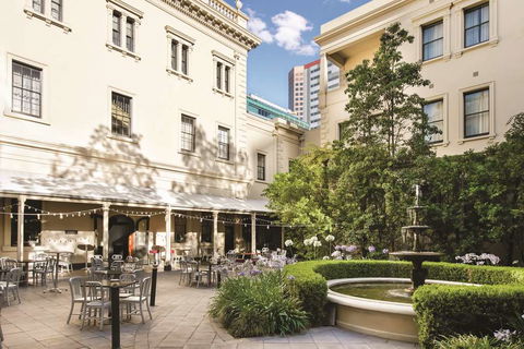 Adina Apartment Hotel Adelaide Treasury - Sunshine Coast Guide 1