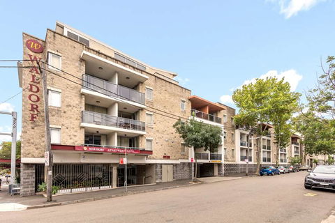 Nesuto Chippendale Sydney Apt Hotel - Sunshine Coast Guide 0