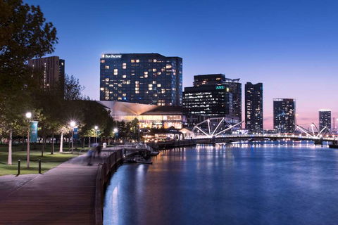 Pan Pacific Melbourne - Sunshine Coast Guide 1
