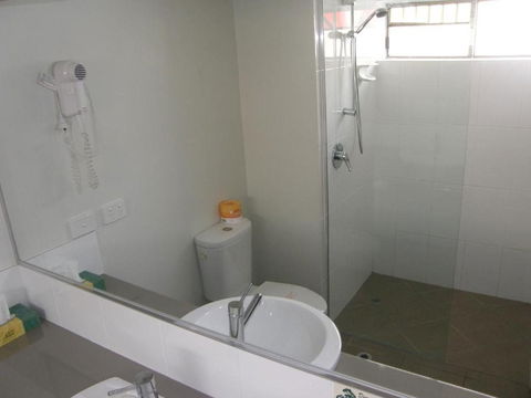 Western Gateway Motel - Sunshine Coast Guide 5