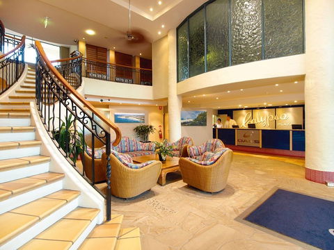 Oaks Calypso Plaza Resort - Sunshine Coast Guide 1