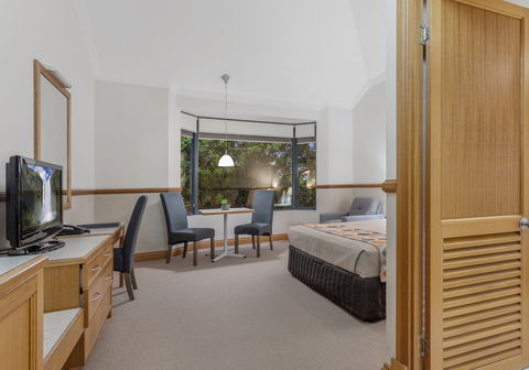 The Airport International Motel - Sunshine Coast Guide 5