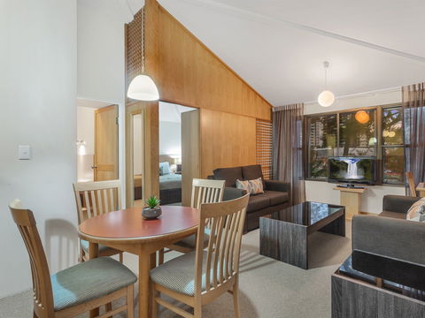 The Airport International Motel - Sunshine Coast Guide 11