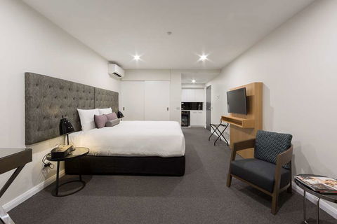Avenue Hotel Canberra - Sunshine Coast Guide 4