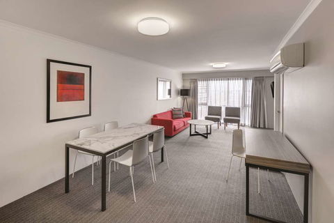 Adina Serviced Apartments James Court - Sunshine Coast Guide 5