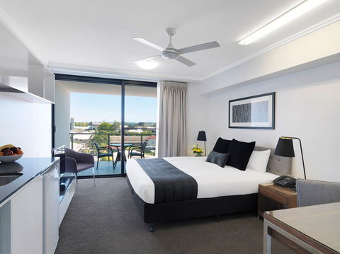 Oaks Carlyle - Sunshine Coast Guide 2